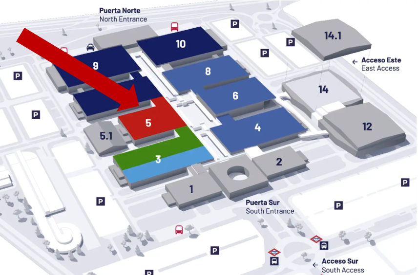 Mapa del recinto ferial IFEMA Madrid con una flecha roja grande señalando el Pabellón 5. El mapa muestra las entradas Norte, Sur y Este, así como la numeración de los distintos pabellones y zonas de aparcamiento.
